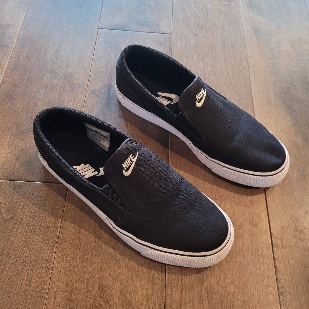 Nike Mens Slip On Shoes sz. 8.5